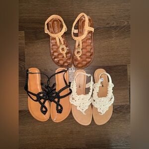 American Eagle Outfitters Black and Tan Sandals with Ankle Straps